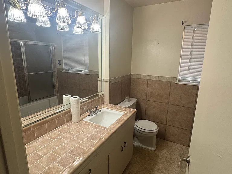2121 Woodhaven Dr — Photo 5