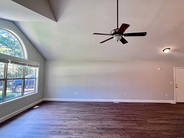 39 Leaf Cir — Photo 5