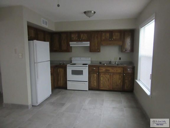 3rd image of 1711 N 25th St #15