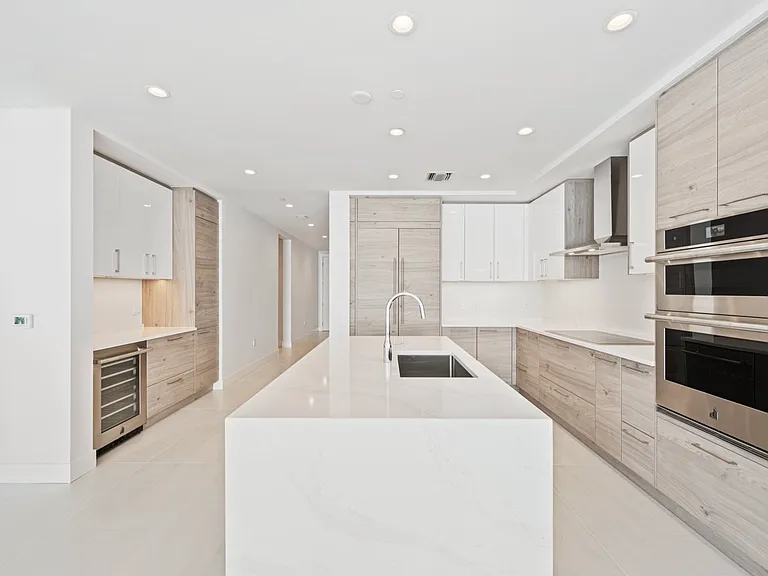 301 1st St S #1704 — Photo 7
