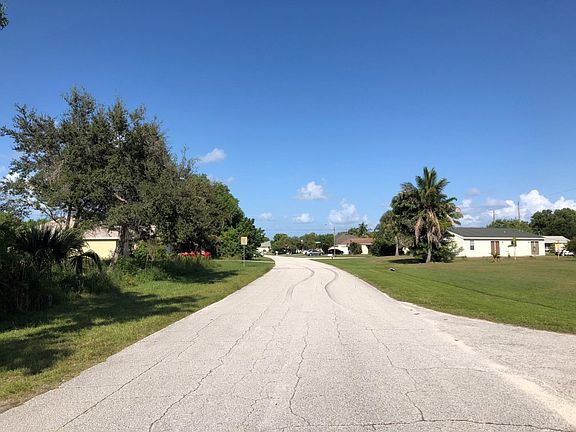 5th image of 2133 SE North Blackwell Dr