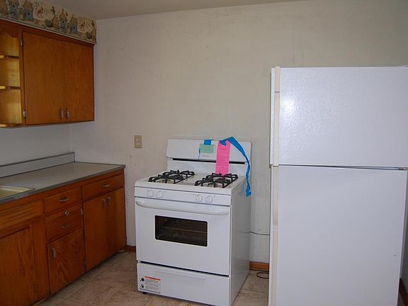 4th image of 2901 Flora Dr