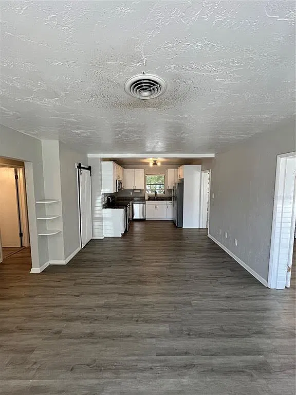 2 bed, 1.0 bath, 832 sqft, $2,750 — Photo 4