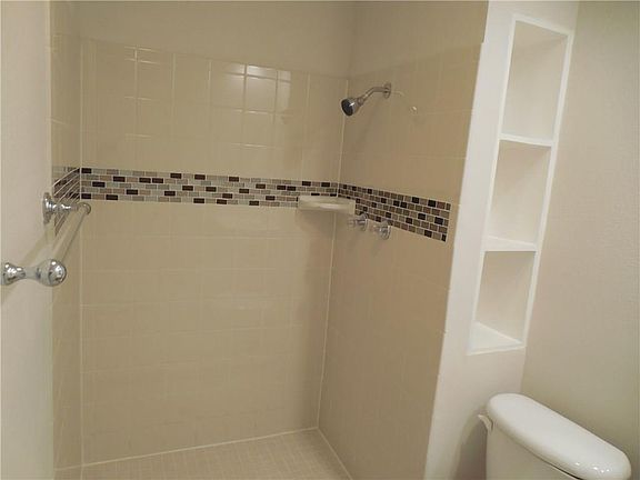 5th image of 3505 Vista Oaks Dr