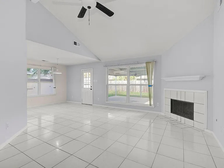 17050 Clan Macintosh Dr — Photo 15