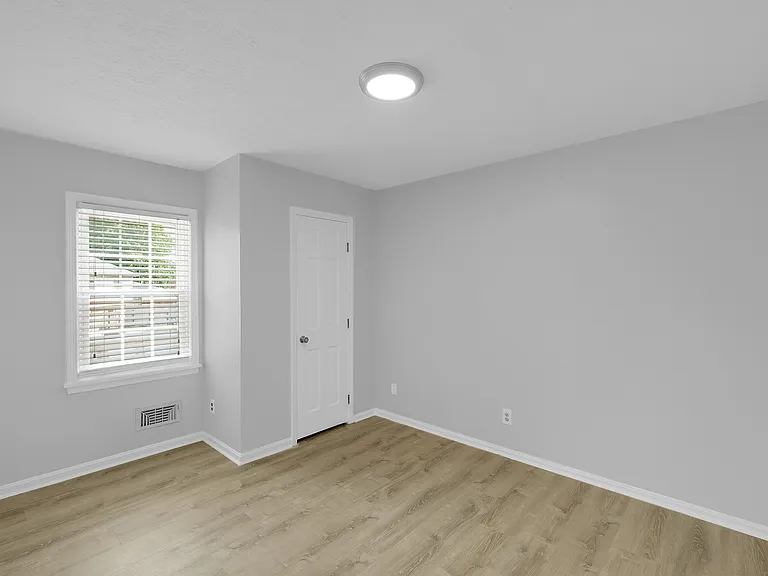 8605 Amerivan Dr — Photo 31