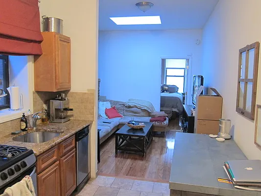 Rented by Chartwell Manhattan Realty | media 23