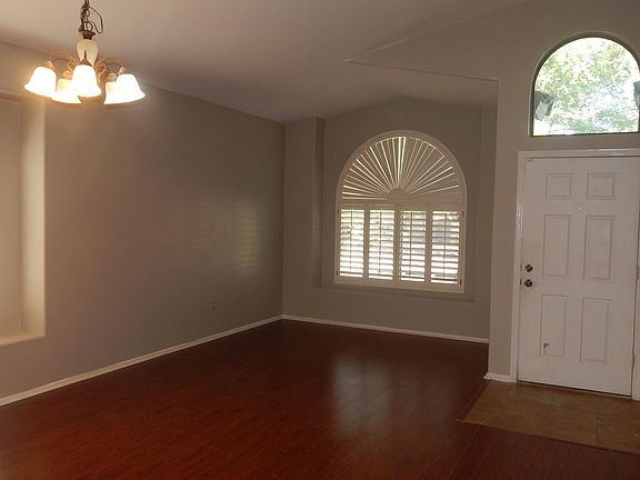 2nd image of 426 E Camino Del Abeto