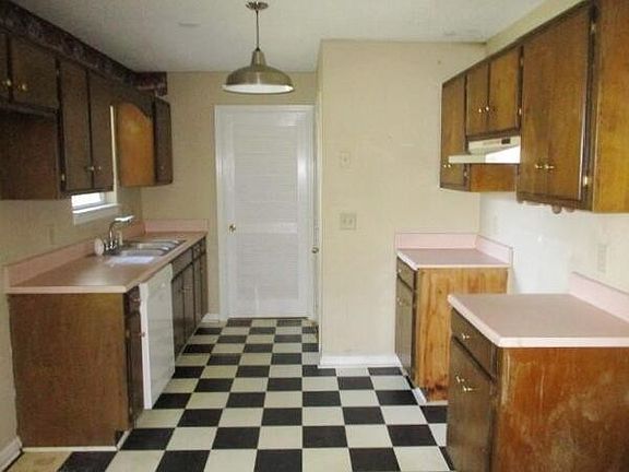 2nd image of 2208 Bower Ln SE