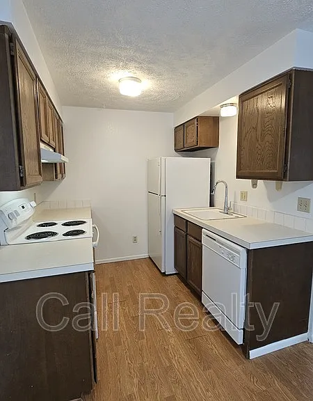 2815 E 27th Ave — Photo 6