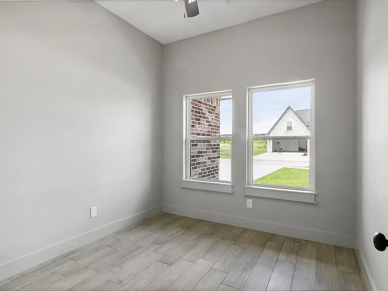 5640 Essie Ln — Photo 10