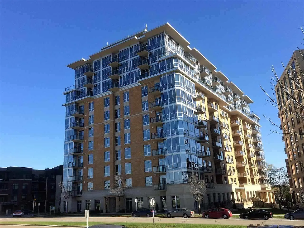 2 bed, 2.0 bath, 1744 sqft, $4,000 — Photo 1