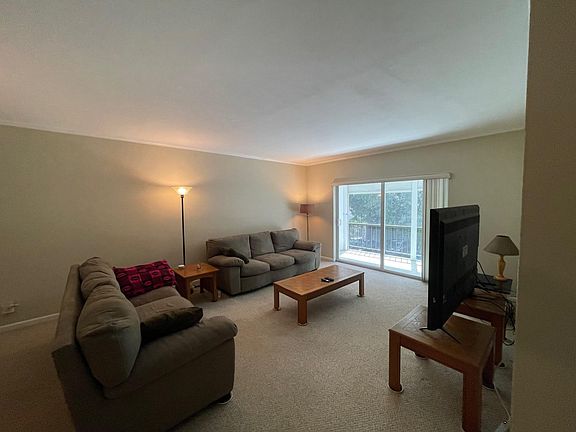 4th image of 1212 SE 2nd Court #205