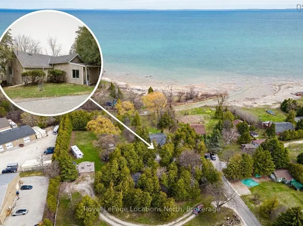 21 Eva Cres, Collingwood, ON L9Y 5R1