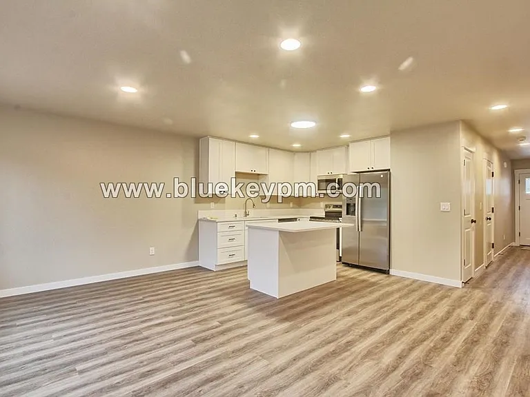 209 Cloverdale Rd #A — Photo 5