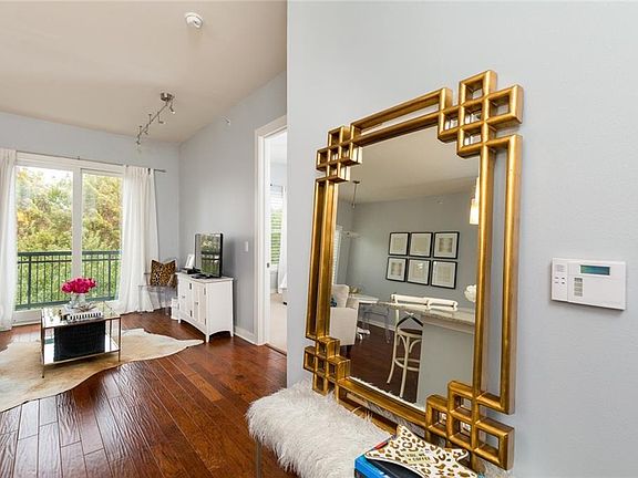 3rd image of 2950 McKinney Ave APT 317