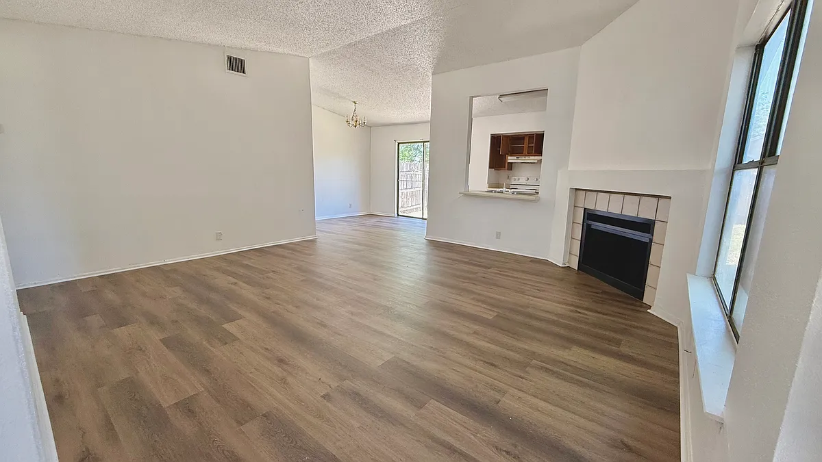 Building Photo - 8439 Forest Ridge Dr