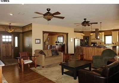 5th image of 307 N Shores Cir