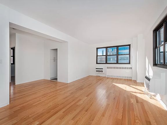 3rd image of 240 E 76th St APT 17L