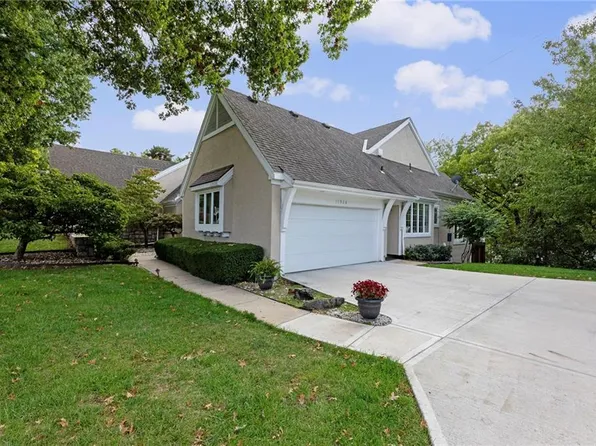 11928 Grant St, Overland Park, KS 66213