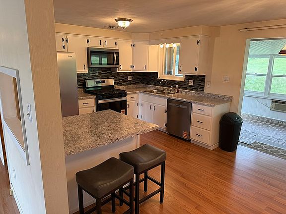 3rd image of 1605 6th St