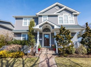 746 Barbara Blvd, Franklin Square, NY 11010