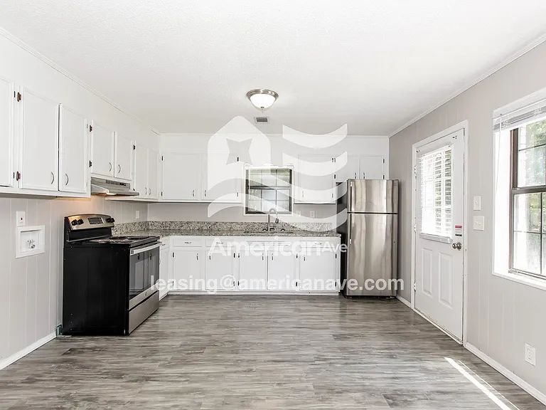 419097_008_kitchen_8.jpg