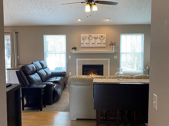 3rd image of 4648 N Shadow Wood Dr