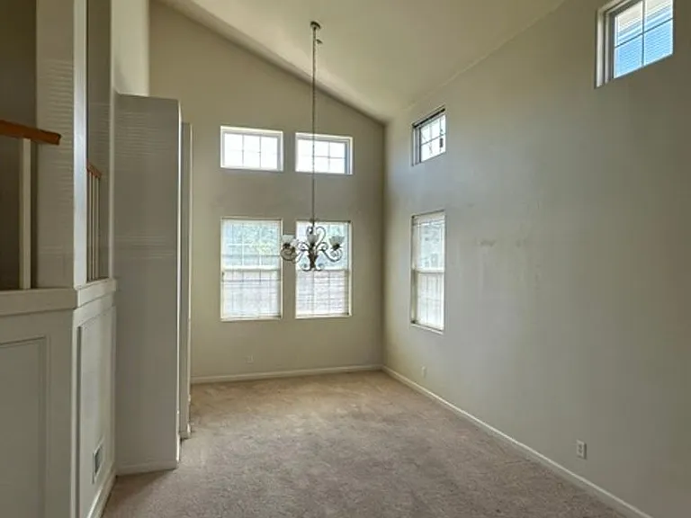 492 Dorset Way — Photo 4