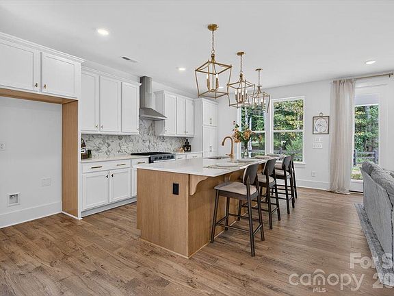 5th image of 4919 Potter Rd