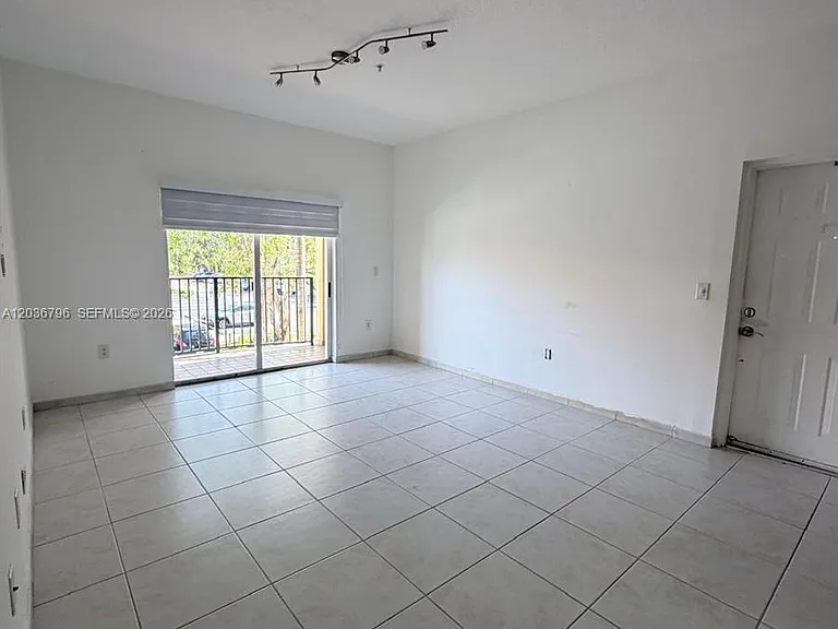 7220 NW 114th Ave #20916 — Photo 3