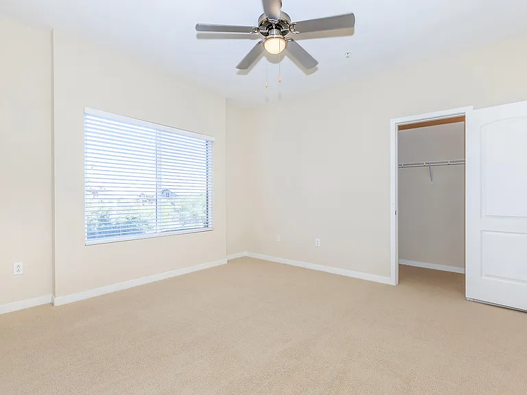 Vineyards at Palm Desert Apartment Homes — Photo 54