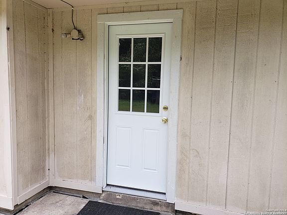 5th image of 319 AVENUE E ST