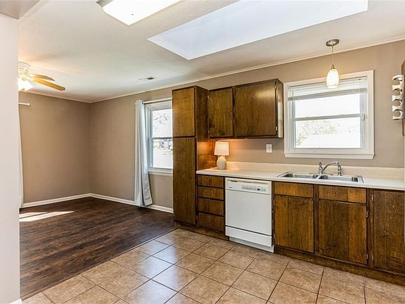 2nd image of 2901 S 51st St