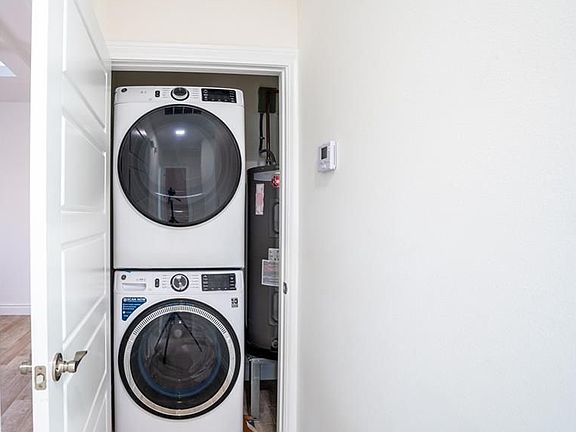 5th image of 1428 E Hibiscus Ave #1
