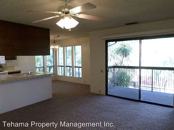 2nd image of 915 Lakeside Dr APT 6