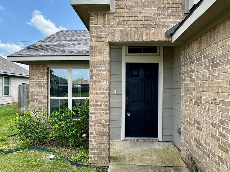 3925 S Fork Ranch Rd — Photo 2