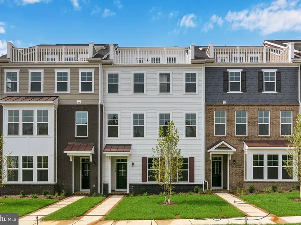 1648 Sandpiper Bay Loop, Dumfries, VA 22026