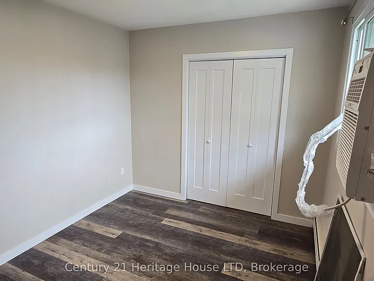 119 Louisa St — Photo 11