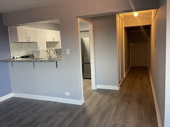3rd image of 7337 S South Shore Dr APT 618