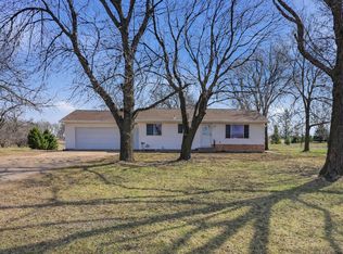 28761 Sleepy Hollow Rd, Winthrop, MN 55396