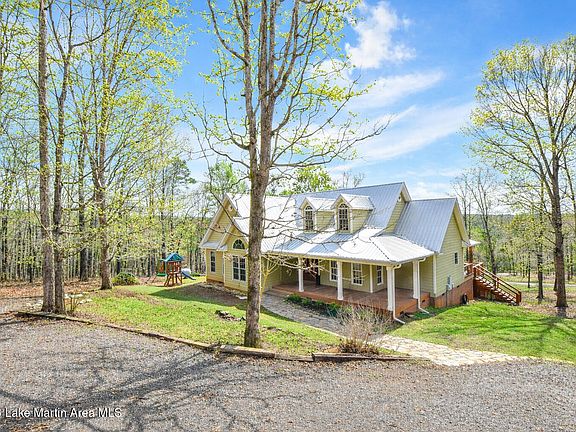 2nd image of 52 Carla Dr