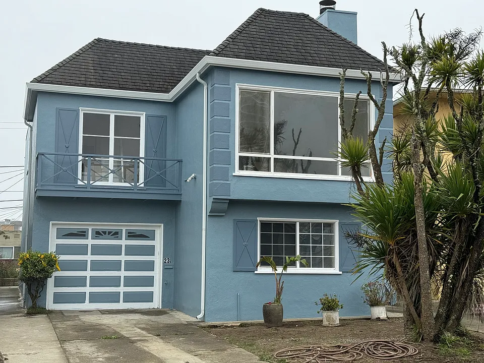 23 Maywood Ave