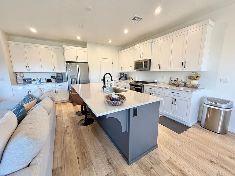 1436 E White Hollow Ln — Photo 9