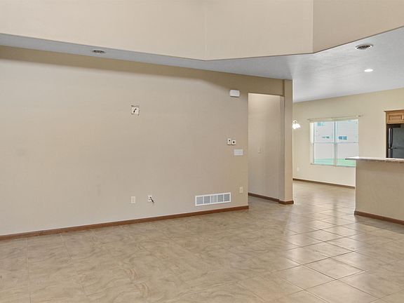 4th image of 21 Hanfield Ct