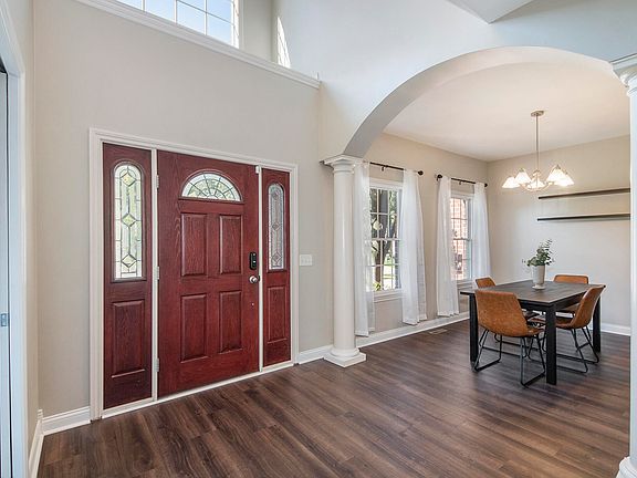 4th image of 2044 Palm Dale Dr SW
