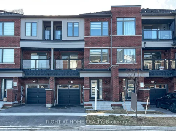 1104 Lockie Dr, Oshawa, ON L1L 0R9