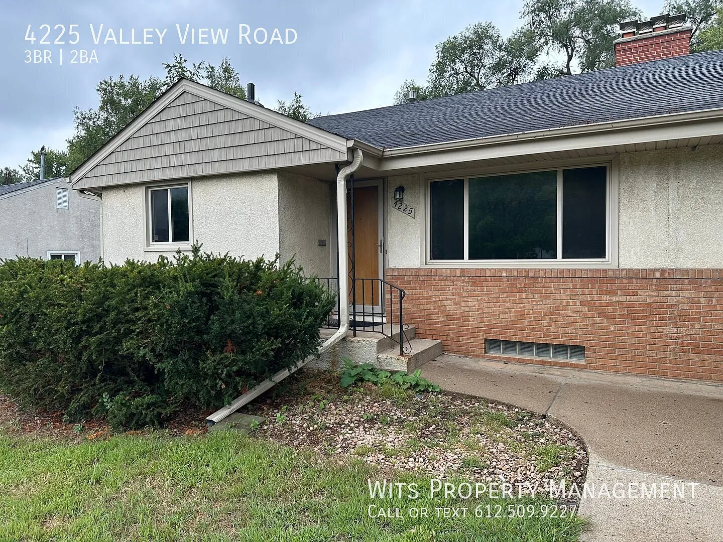 Refreshed 3 BR / 2 BA Duplex in Prime Edina Location! — Photo 2