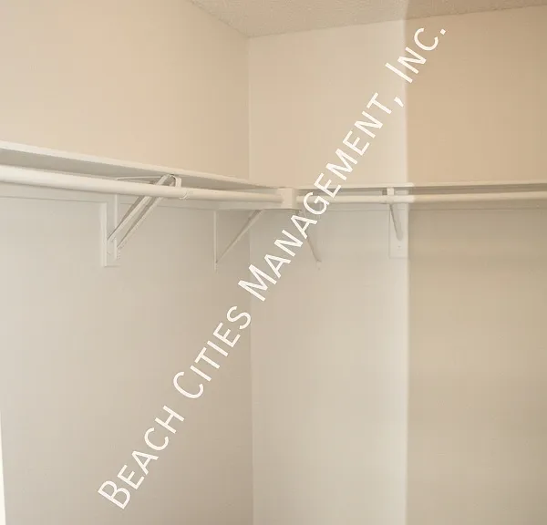 1723 Cedar Ave #211 — Photo 17