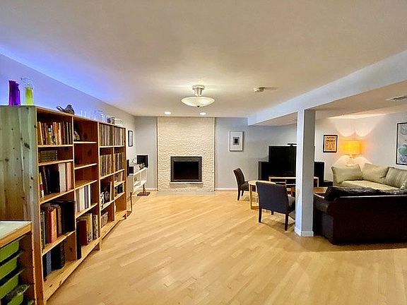 5th image of 15414 Autumn Ln